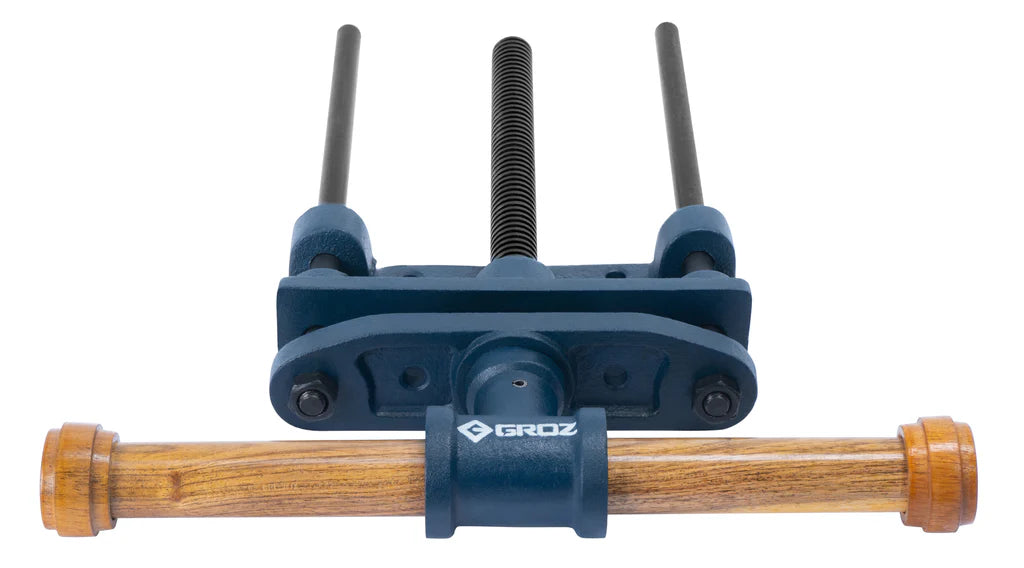 Groz 7" Woodworking Front Vise with Wooden Handle, Cast Iron Body and Socket 39020