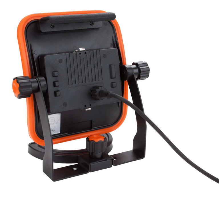 Groz Dual Power Work Light and Tripod Stand, up to 2800 Lumens, 5.5 feet high 55077